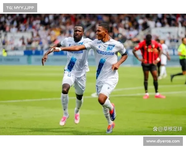 法甲双前锋组合强势崛起：新赛季能否引领进攻风潮